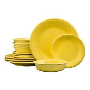 Retired Classic Rim 12-Piece Dinnerware Set. Service for 4