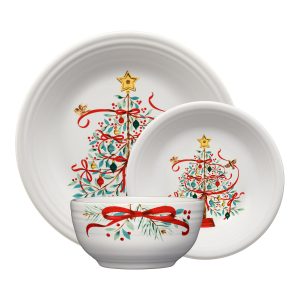 Holly Berry Christmas Tree Classic Bistro 3-Piece Dinnerware Set. Service For 1